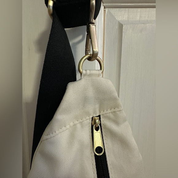 Canvelle original crossbody sling bag - Picture 6 of 7